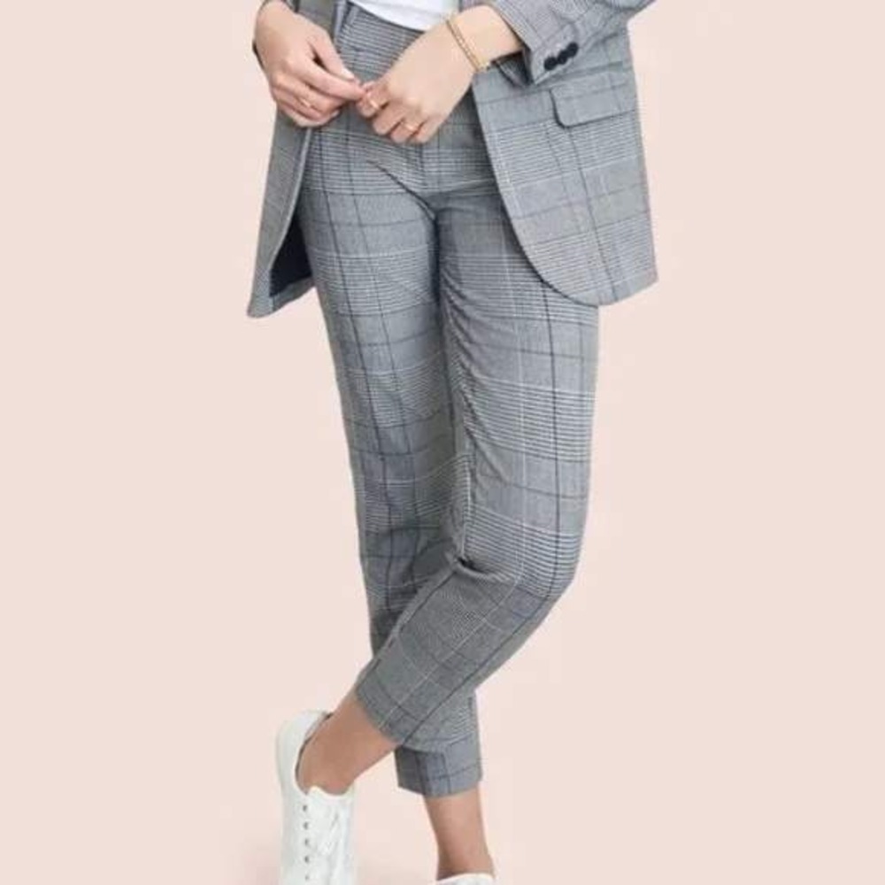 Gray Plaid Tailored Ankle Pants - Women